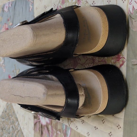 Women's Black Leather Dansko Slingback Shoes - Picture 3 of 6